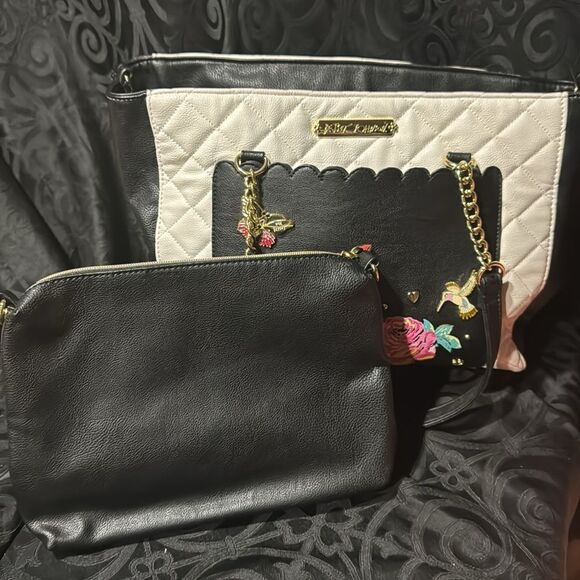 betsy Johnson, hummingbird butterfly  Quilted Tote Bag with removable pouch - Picture 13 of 15